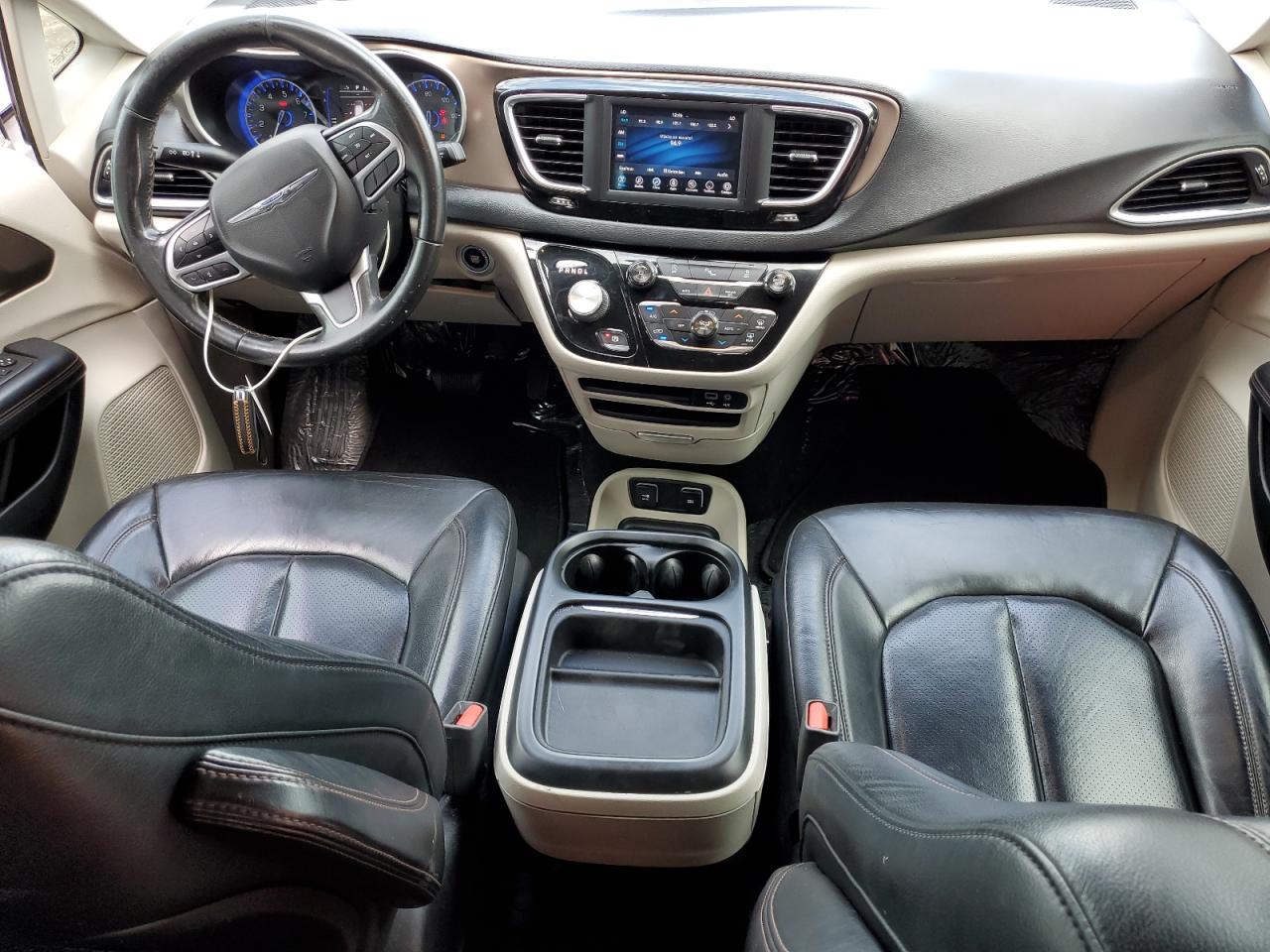 2018 Chrysler Pacifica Touring L VIN: 2C4RC1BG0JR142807 Lot: 90729175