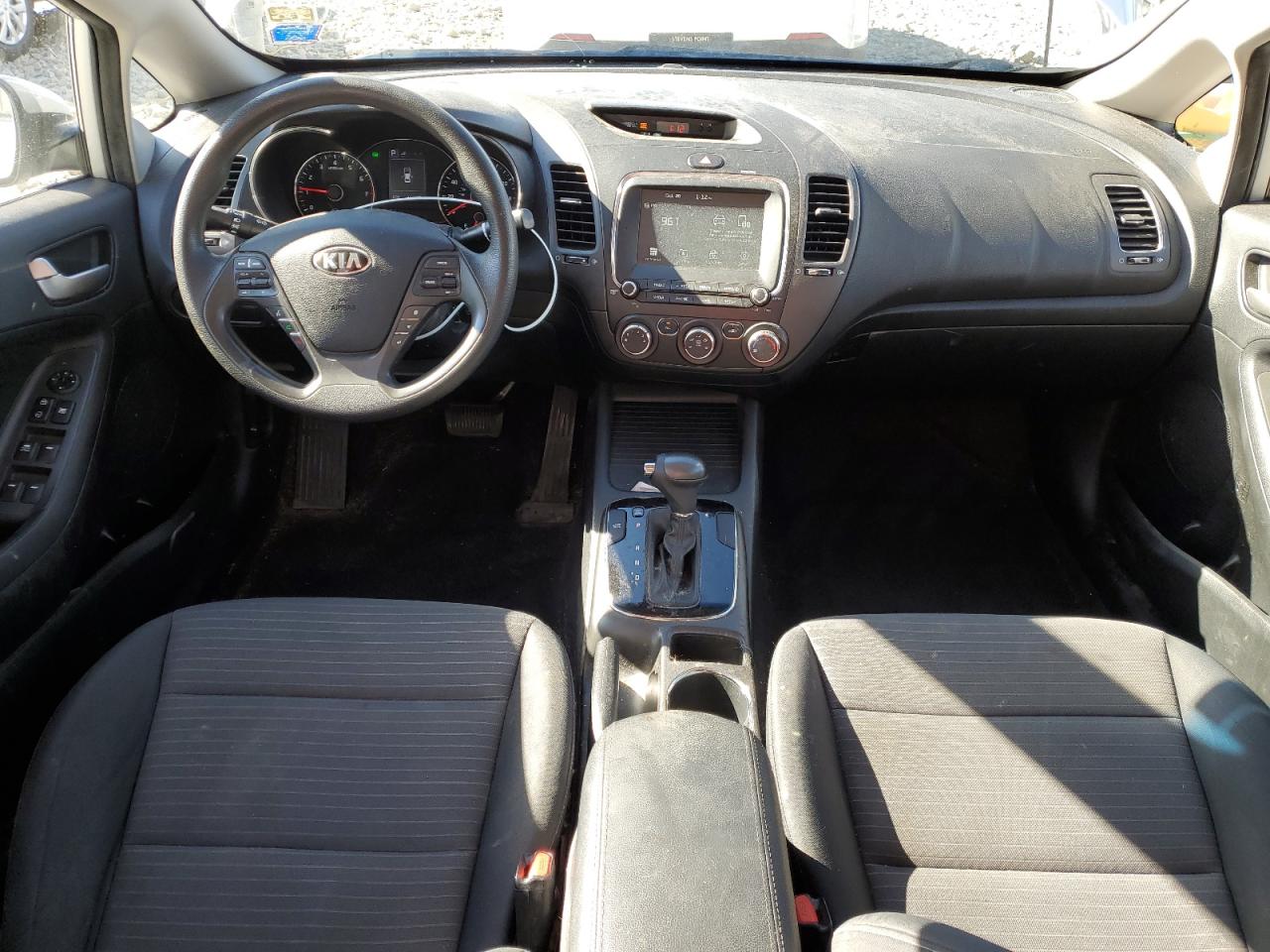 2018 Kia Forte Lx VIN: 3KPFL4A71JE223984 Lot: 86883585