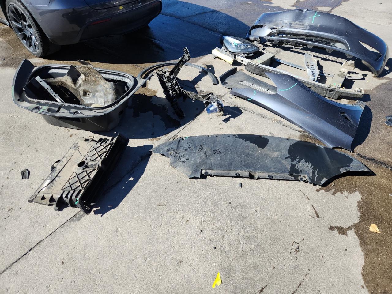 2022 Tesla Model Y VIN: 7SAYGDEE4NF374973 Lot: 87226745