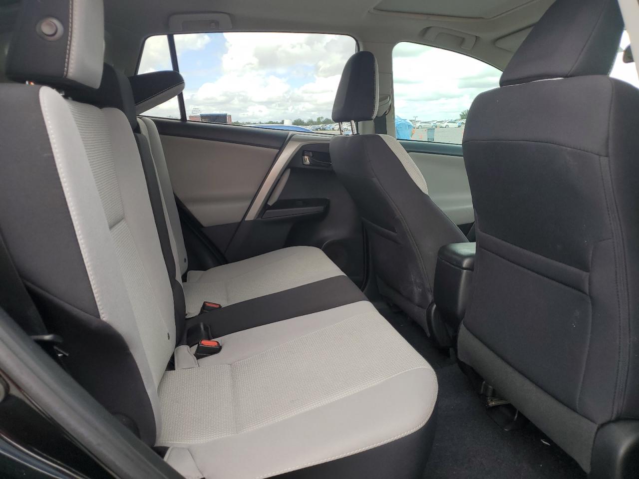 2017 Toyota Rav4 Xle VIN: 2T3WFREV4HW371638 Lot: 85333695