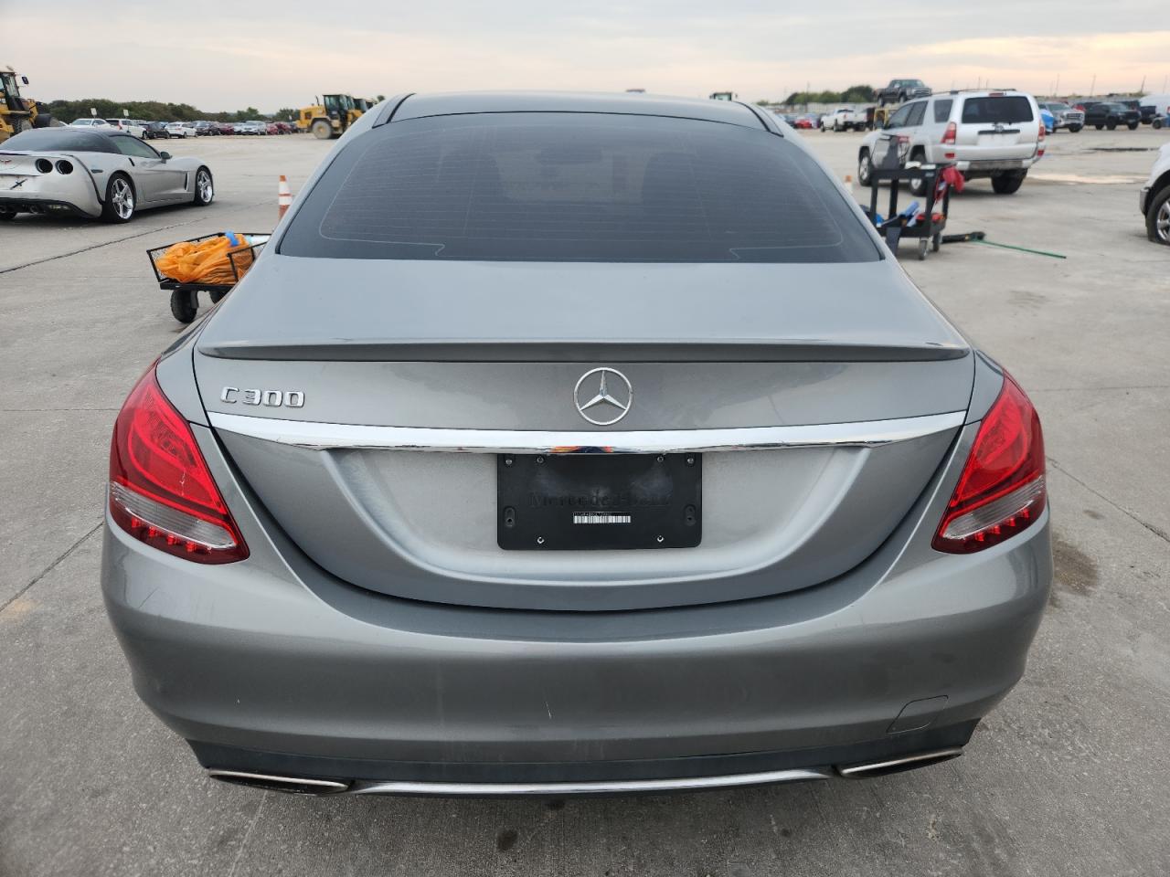 2016 Mercedes-Benz C 300 VIN: 55SWF4JB8GU129002 Lot: 89718115