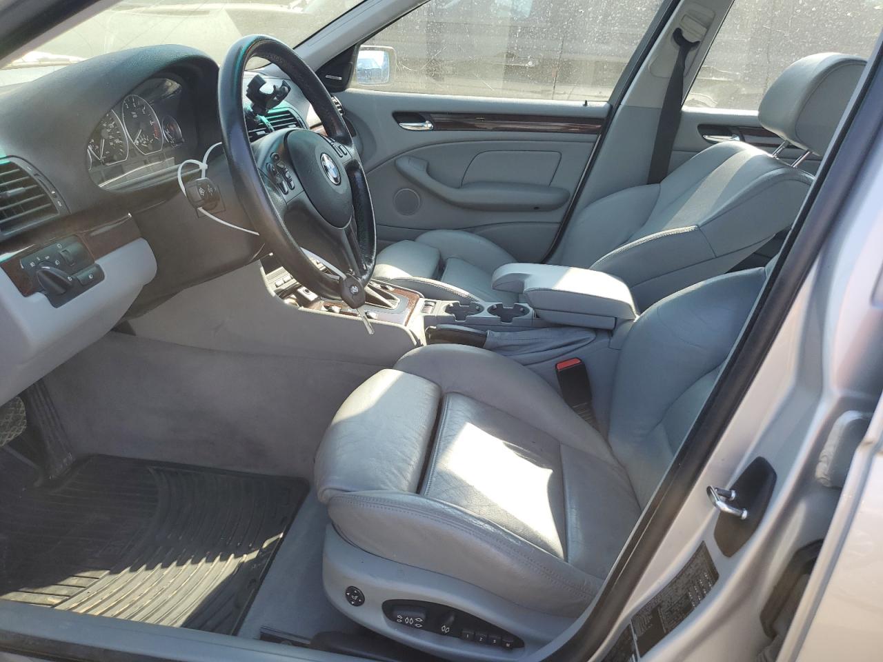 2002 BMW 330 I VIN: WBAEV53462KM15038 Lot: 84202105