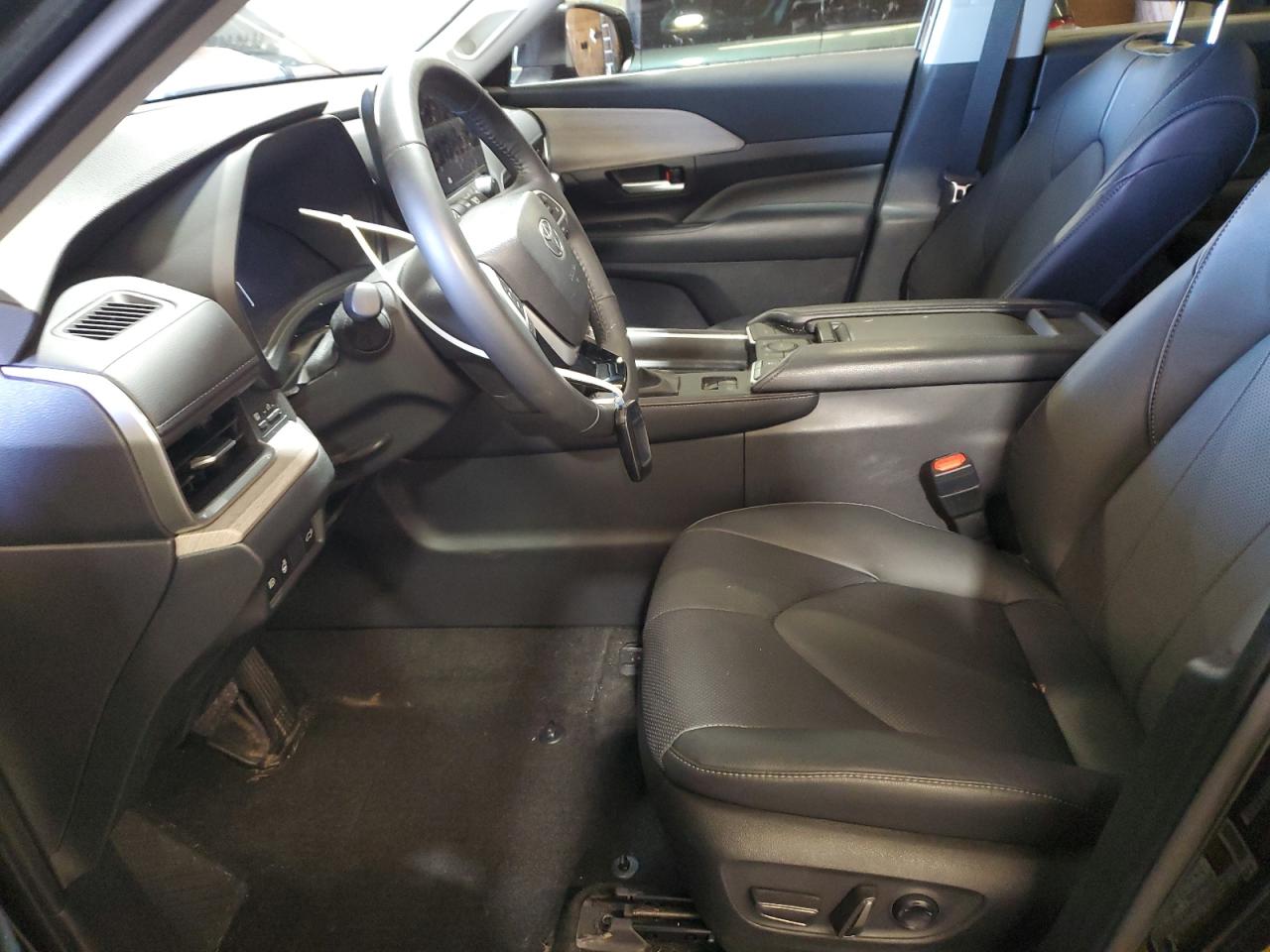 2024 Toyota Grand Highlander Xle VIN: 5TDAAAA57RS018068 Lot: 85560905