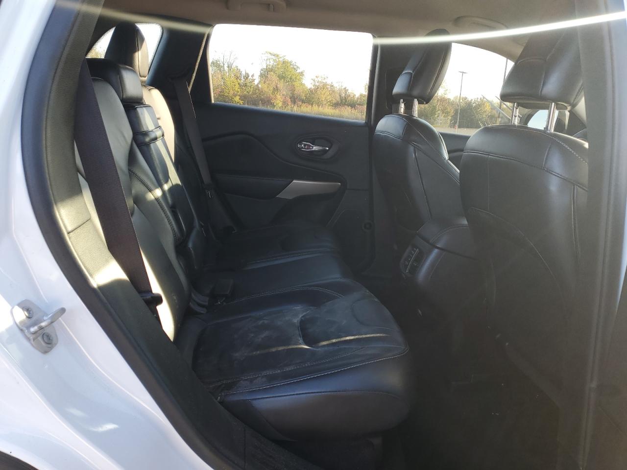 2018 Jeep Cherokee Limited VIN: 1C4PJLDB1JD523613 Lot: 85843695