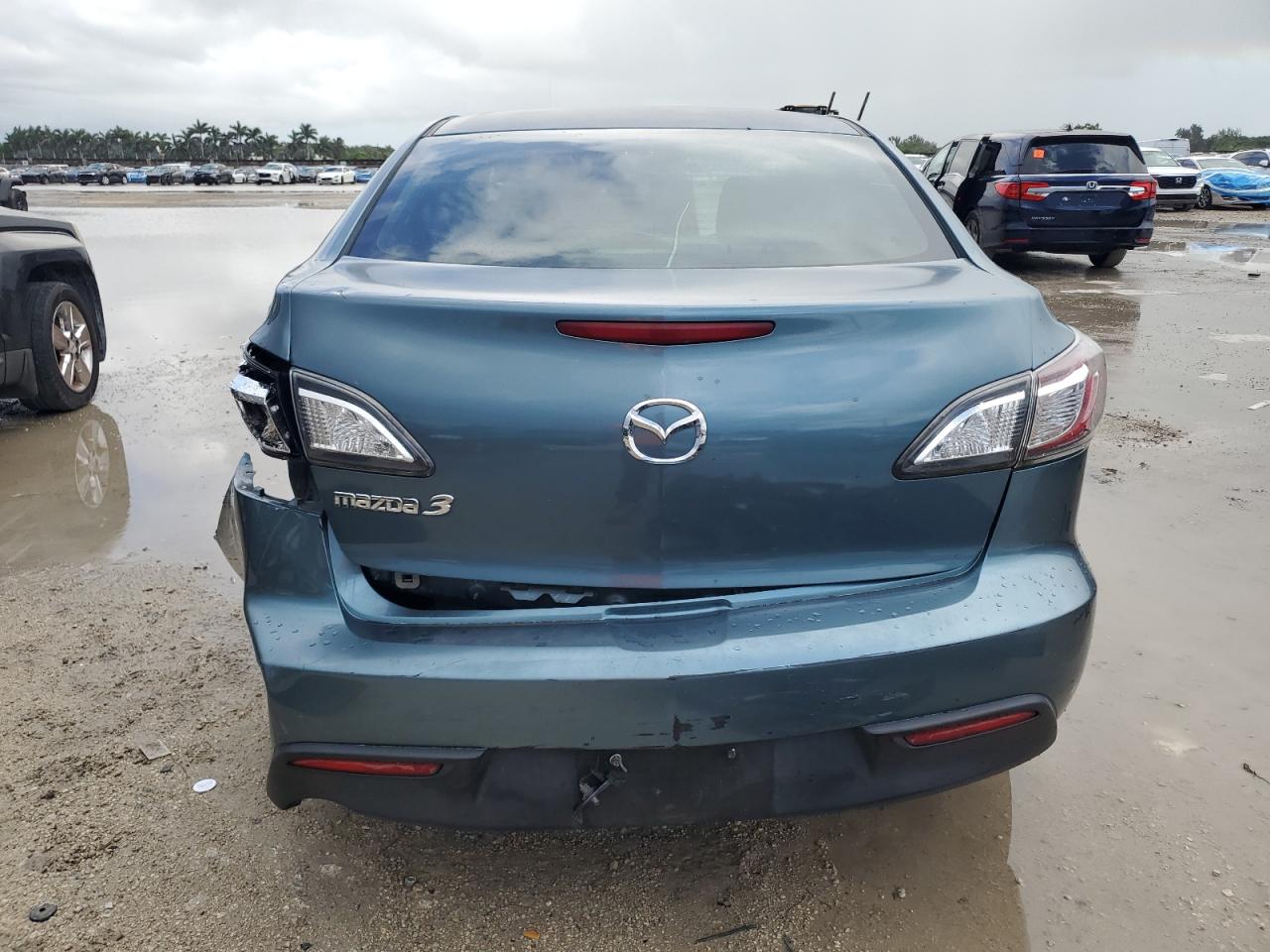 2011 Mazda 3 I VIN: JM1BL1VF3B1475352 Lot: 84654665