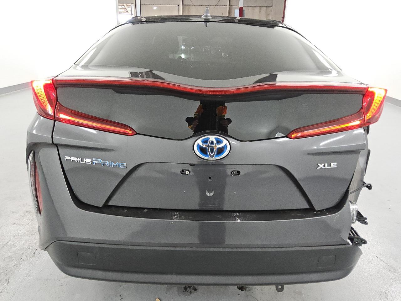 2022 Toyota Prius Prime Le VIN: JTDKAMFPXN3218468 Lot: 81363975