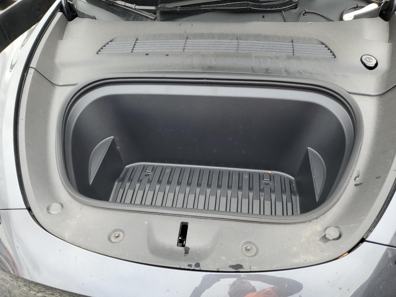 2024 Tesla Model Y VIN: 7SAYGDEF9RA322718 Lot: 86331745