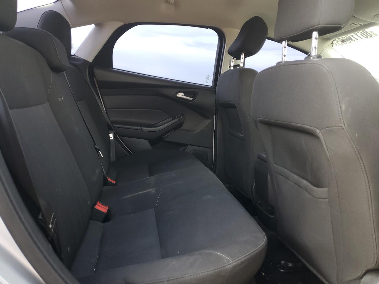 2017 Ford Focus Se VIN: 1FADP3F2XHL303763 Lot: 86119395