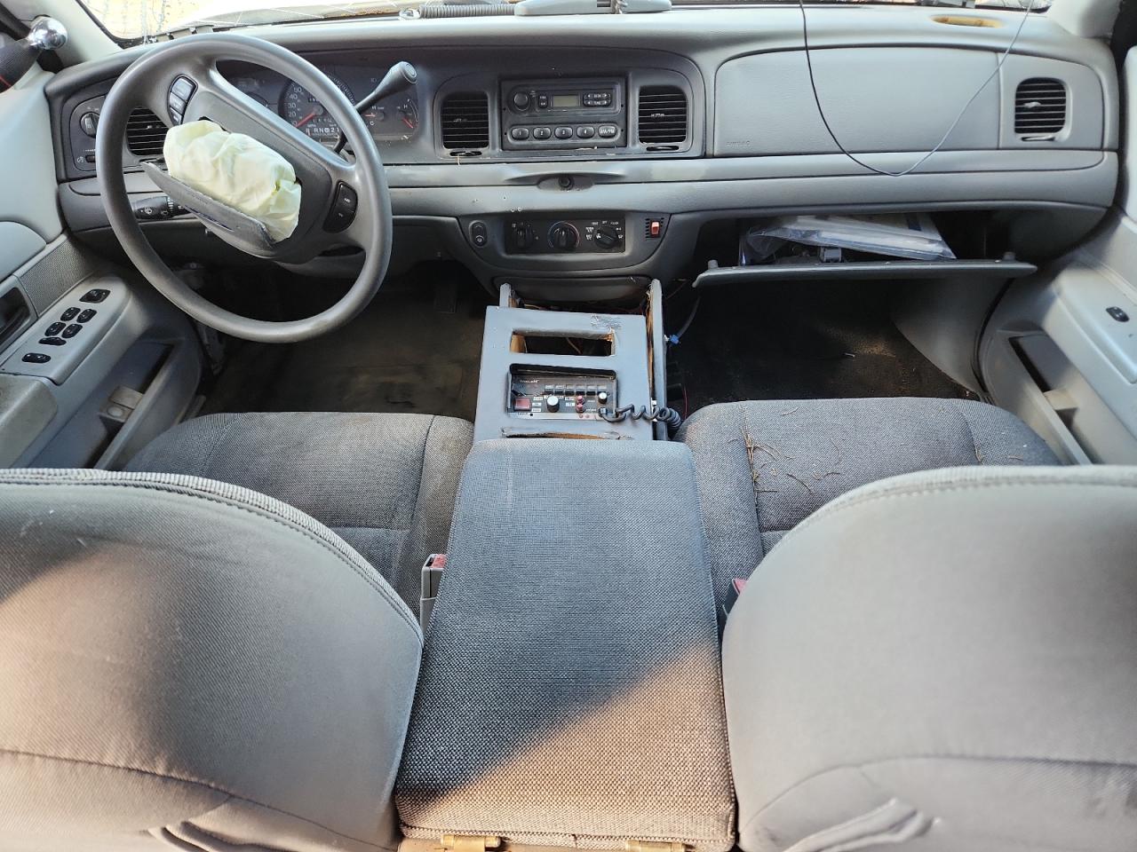 2004 Ford Crown Victoria Police Interceptor VIN: 2FAHP71W34X104120 Lot: 83999105