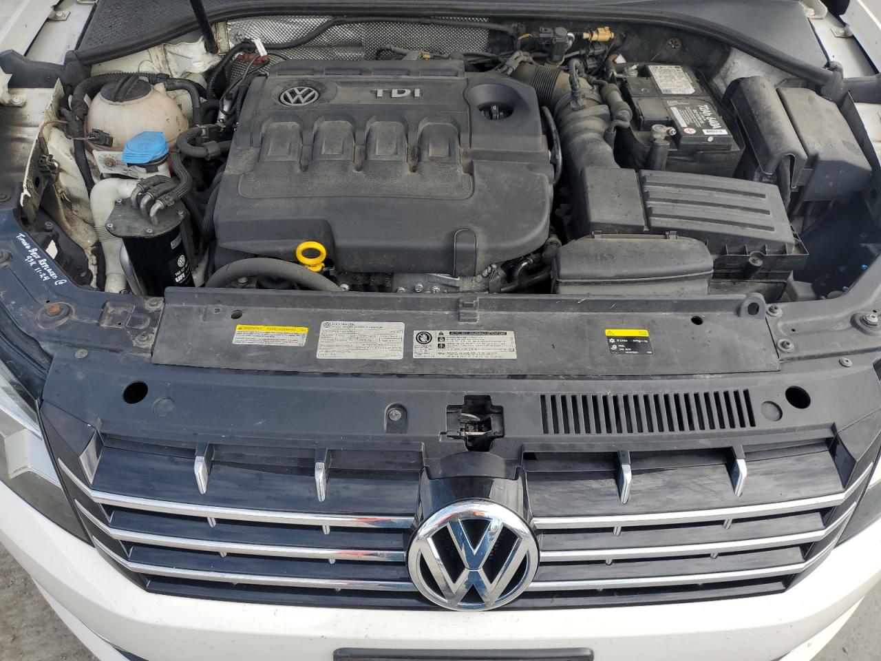 2015 Volkswagen Passat Sel VIN: 1VWCV7A32FC013546 Lot: 85669425