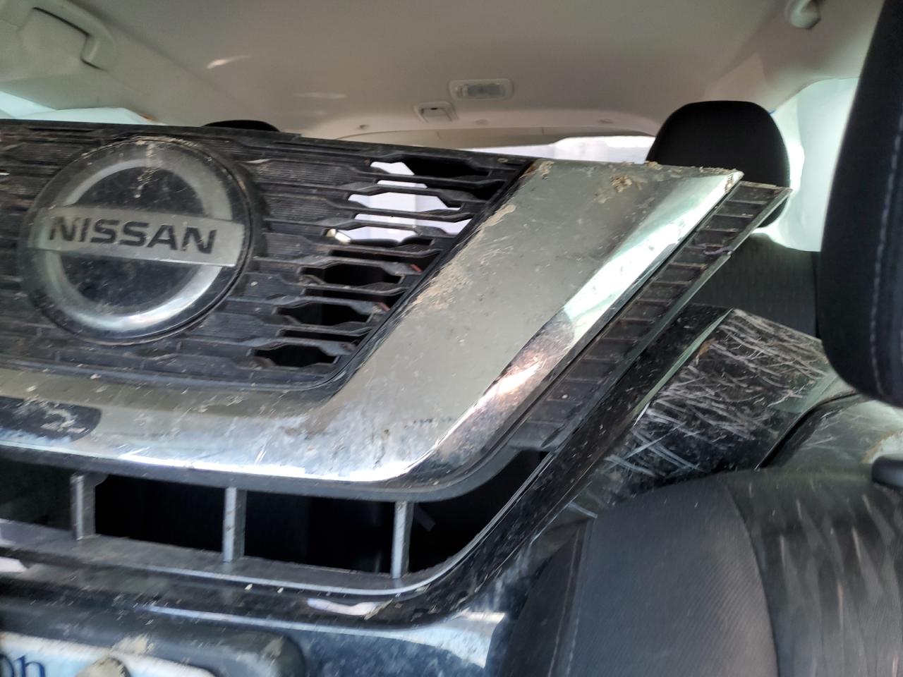 2018 Nissan Rogue S VIN: JN8AT2MV8JW300353 Lot: 81973505