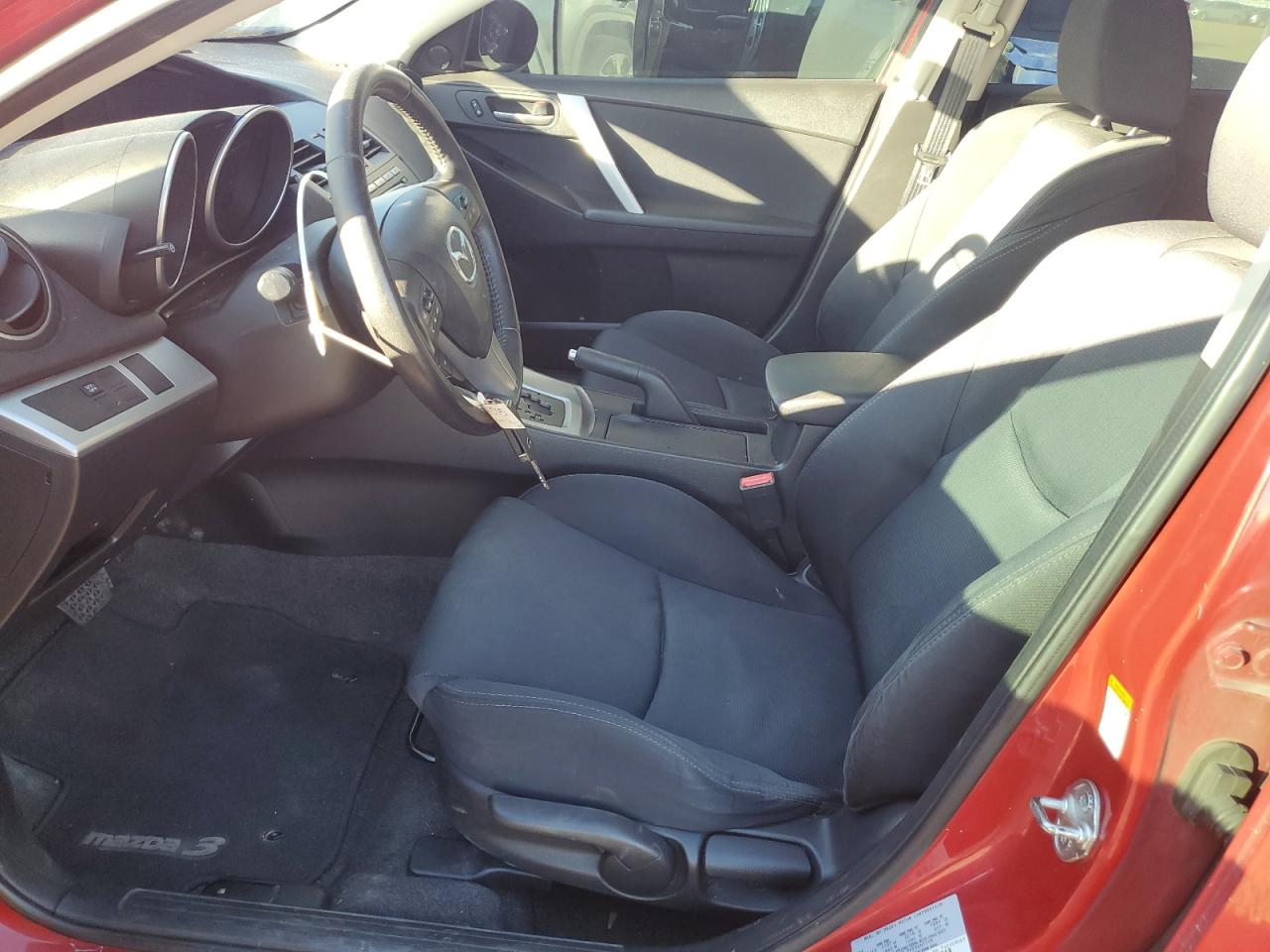 2011 Mazda 3 S VIN: JM1BL1K55B1378598 Lot: 90709645