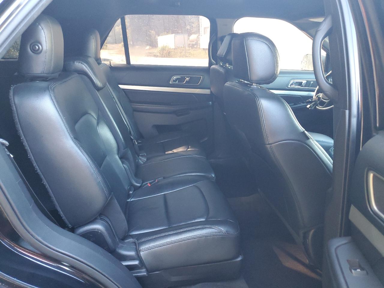 car-image car-image