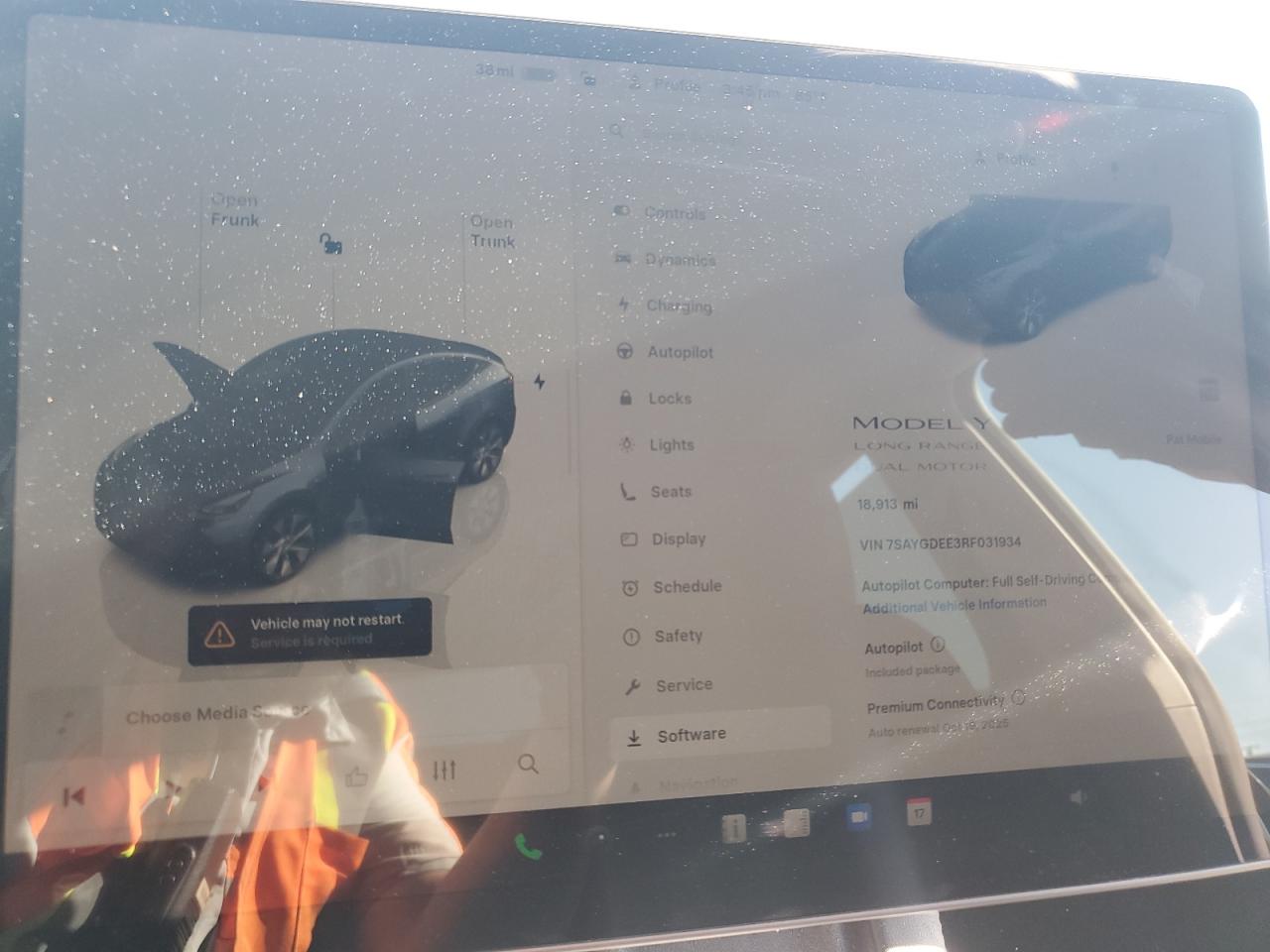 2024 Tesla Model Y VIN: 7SAYGDEE3RF031934 Lot: 85831635