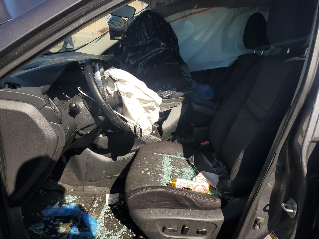 2018 Nissan Rogue S VIN: JN8AT2MTXJW450477 Lot: 87284855