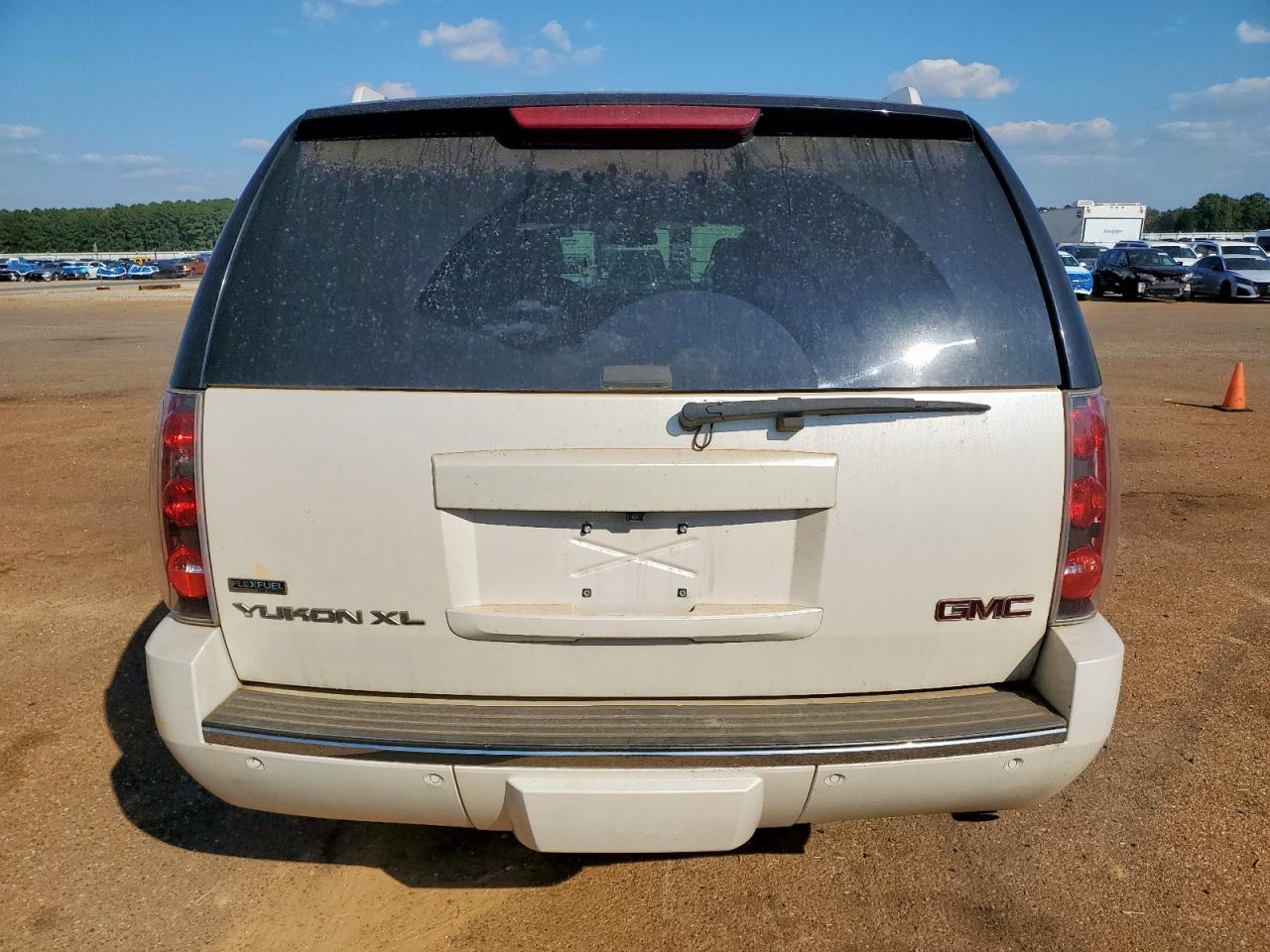 2012 GMC Yukon Xl Denali VIN: 1GKS2MEF9CR300373 Lot: 86537085
