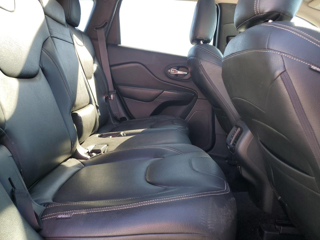 2016 Jeep Cherokee Latitude VIN: 1C4PJMCB1GW359672 Lot: 86788815