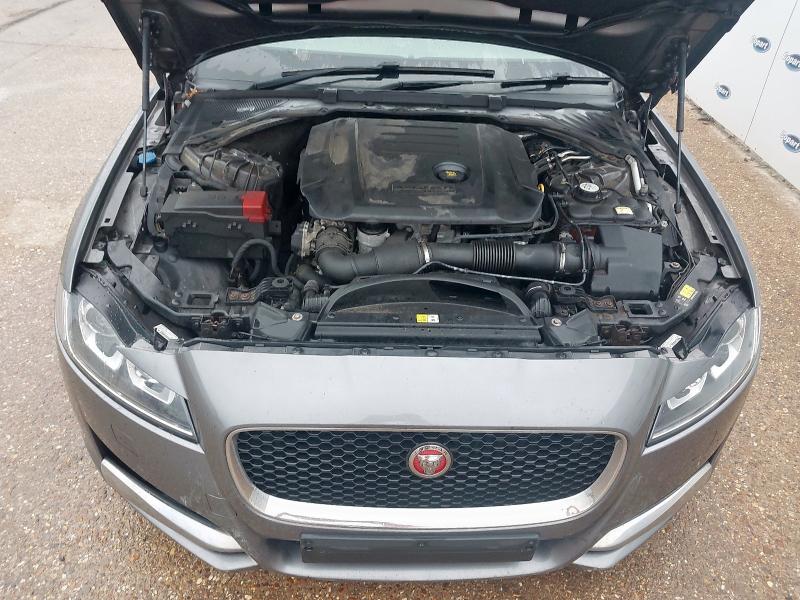 2017 JAGUAR XF 2.0D PRESTIGE 4DR