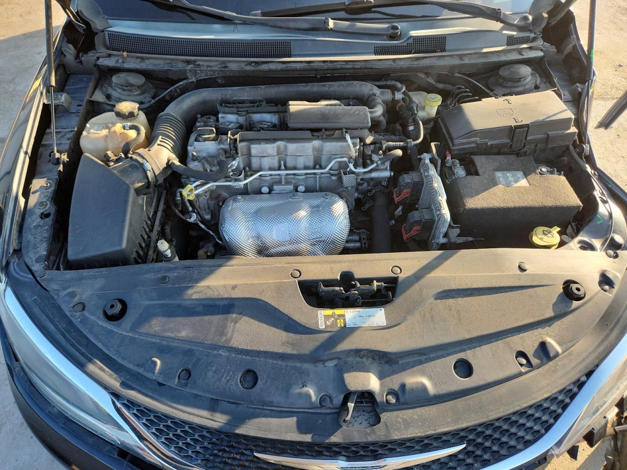 2015 Chrysler 200 Limited VIN: 1C3CCCAB6FN743624 Lot: 84433505