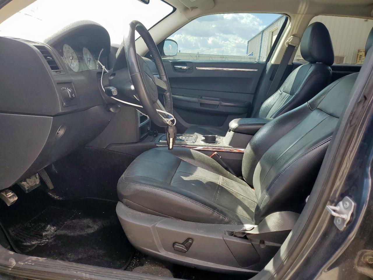 2008 Chrysler 300 Touring VIN: 2C3KA53G58H307722 Lot: 82183695