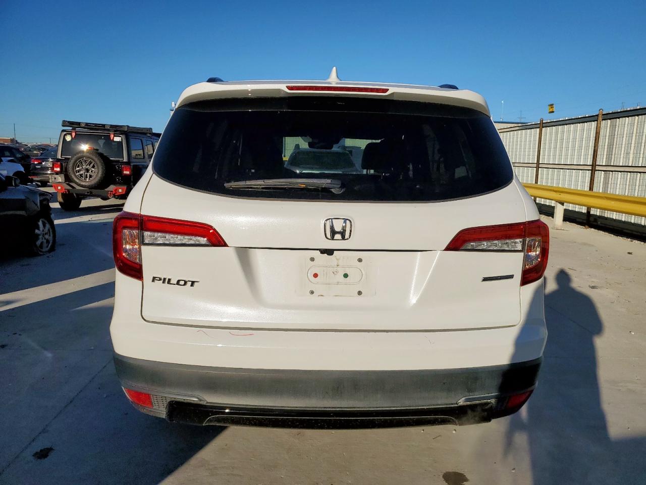 2021 Honda Pilot Se VIN: 5FNYF5H28MB015986 Lot: 89887335