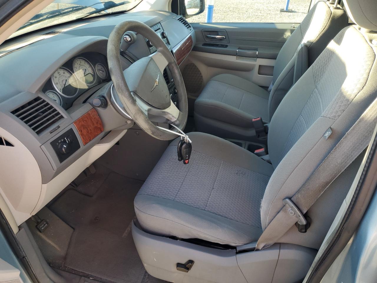 2008 Chrysler Town & Country Lx VIN: 2A8HR44H48R652033 Lot: 84048285