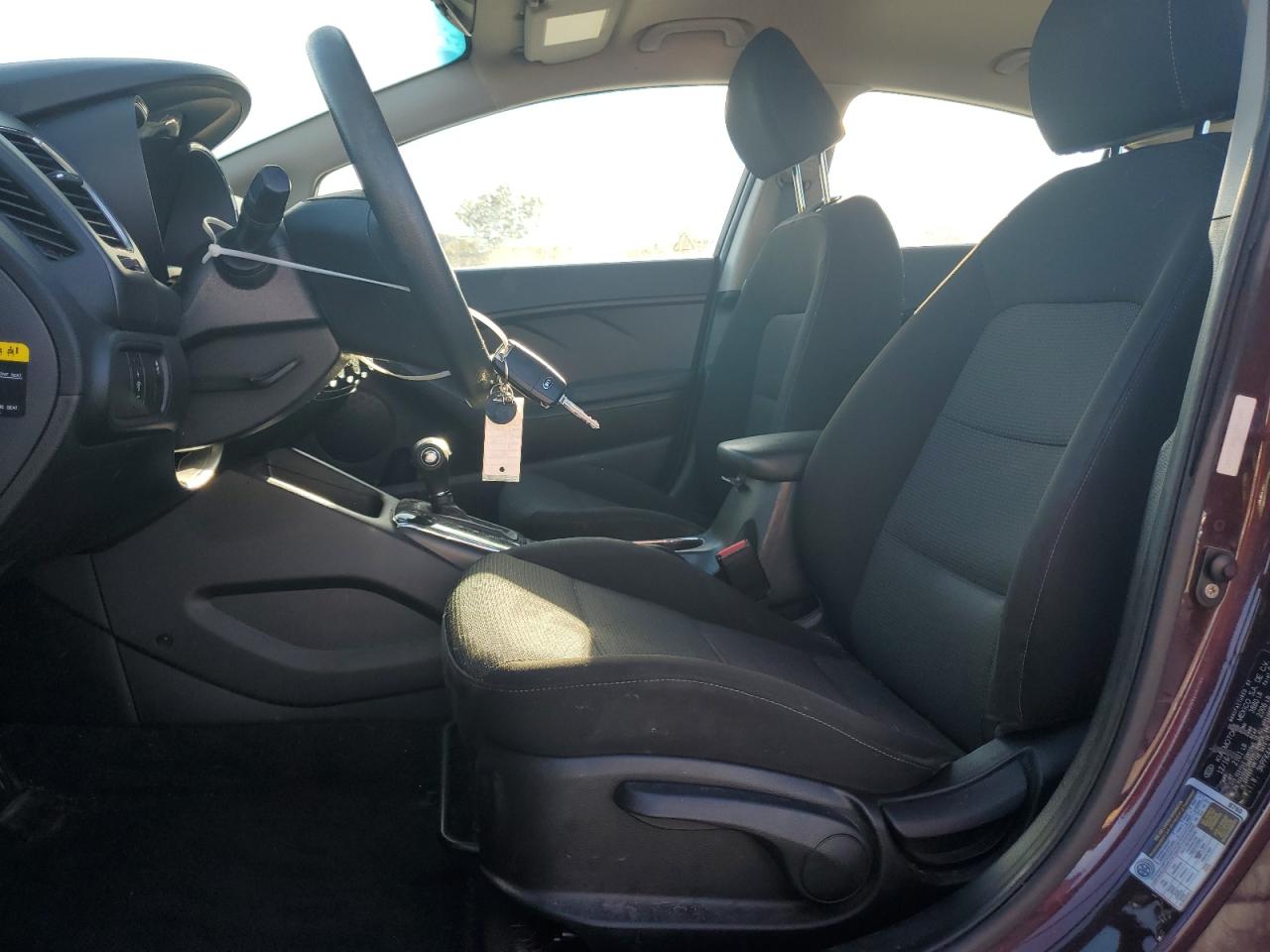 2017 Kia Forte Lx VIN: 3KPFK4A74HE100483 Lot: 86810255