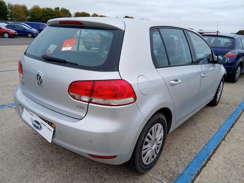 2011 VOLKSWAGEN GOLF S TSI S-A 