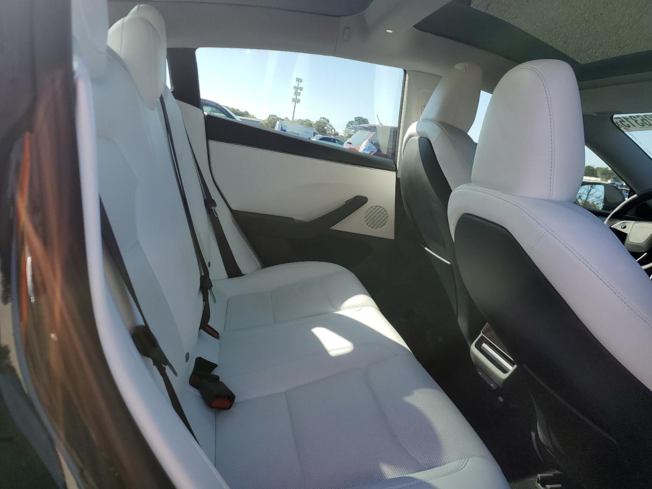 2025 Tesla Model 3 VIN: 5YJ3E1EB0SF875369 Lot: 84726315