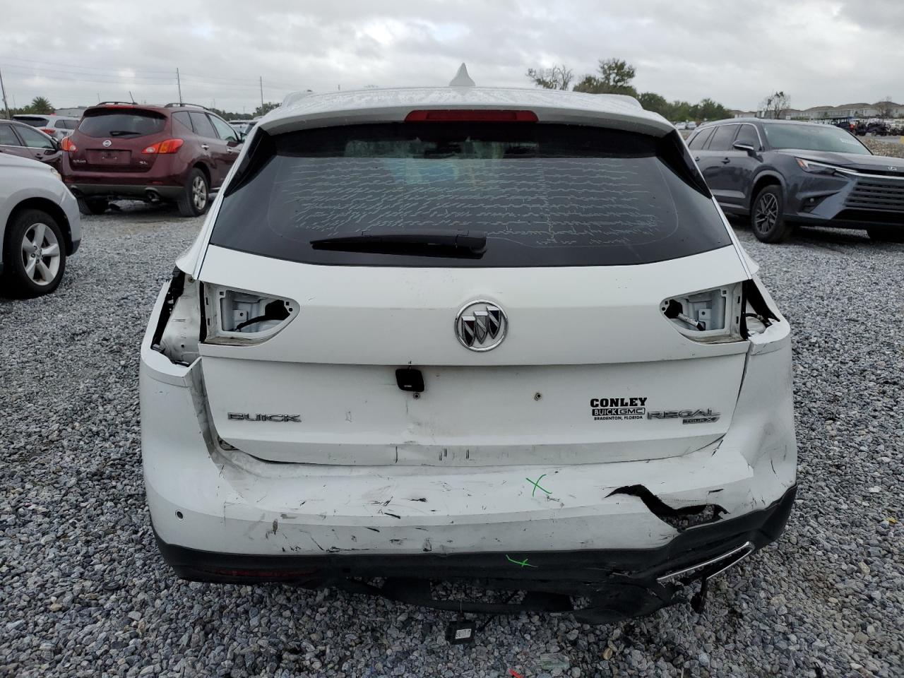 2018 Buick Regal Tourx Essence VIN: W04GV8SX7J1125804 Lot: 82267155