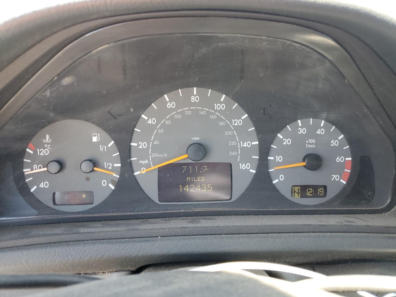 2002 Mercedes-Benz Clk 430 VIN: WDBLK70G72T121301 Lot: 81921475