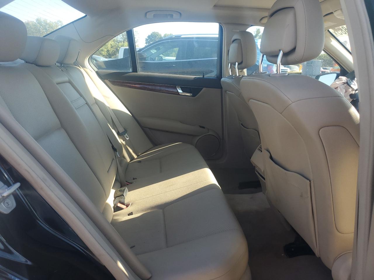 2011 Mercedes-Benz C 300 4Matic VIN: WDDGF8BBXBR176813 Lot: 82221885