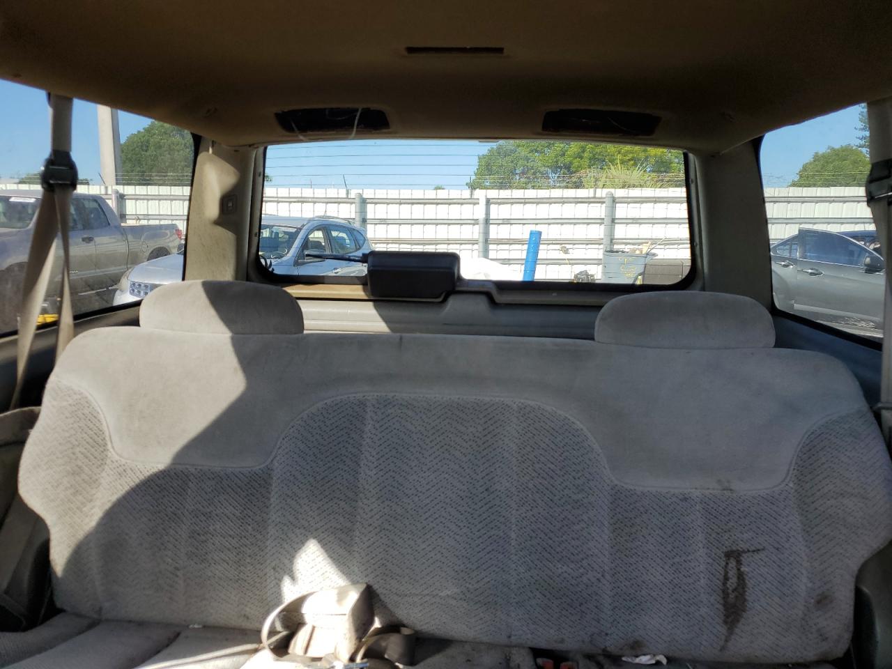 1997 Chevrolet Tahoe K1500 VIN: 3GNEK18R2VG102838 Lot: 86665815