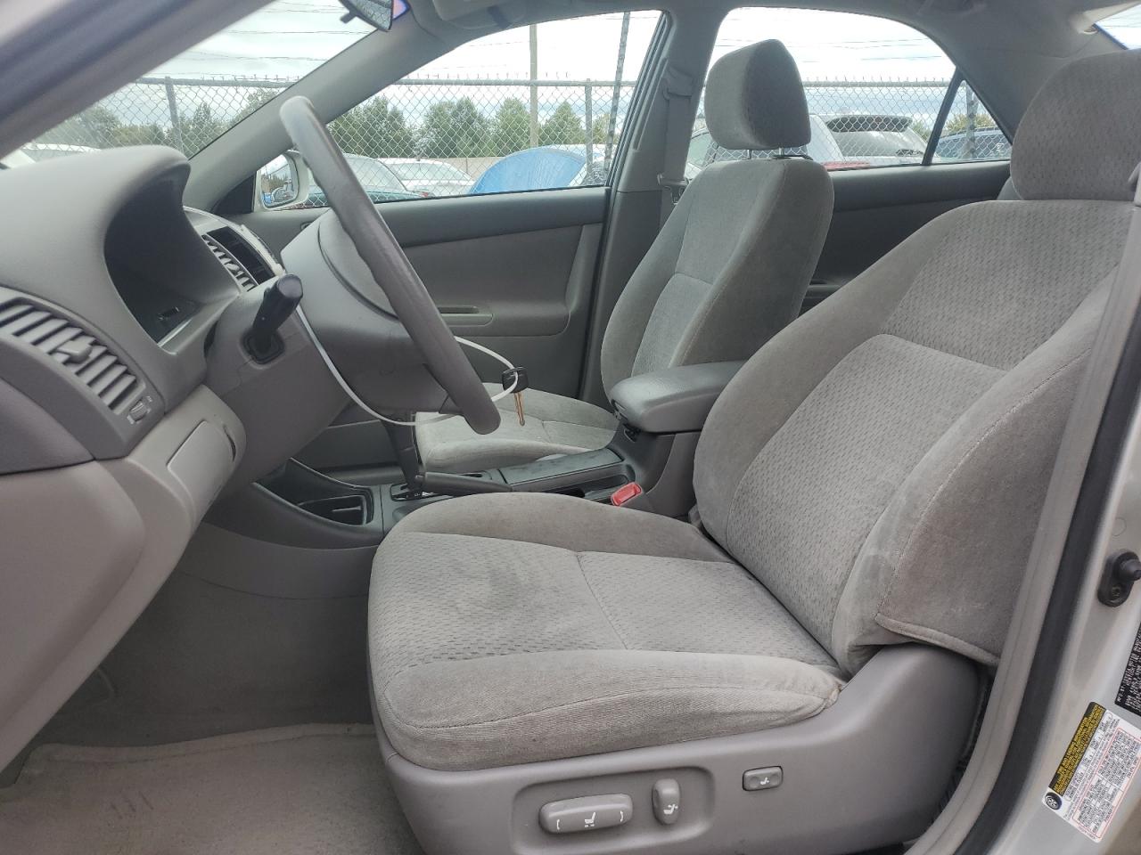 2004 Toyota Camry Le VIN: 4T1BE32KX4U907522 Lot: 85763135