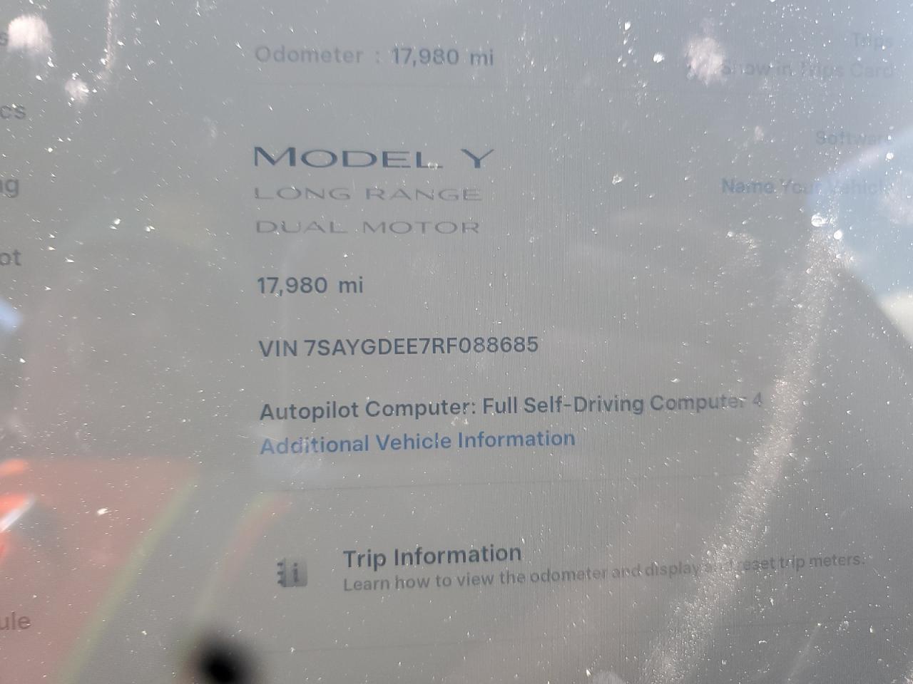 2024 Tesla Model Y VIN: 7SAYGDEE7RF088685 Lot: 85380585