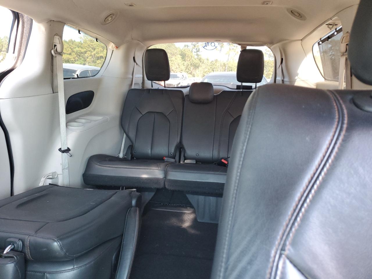 2017 Chrysler Pacifica Touring L VIN: 2C4RC1BG0HR569687 Lot: 85859255