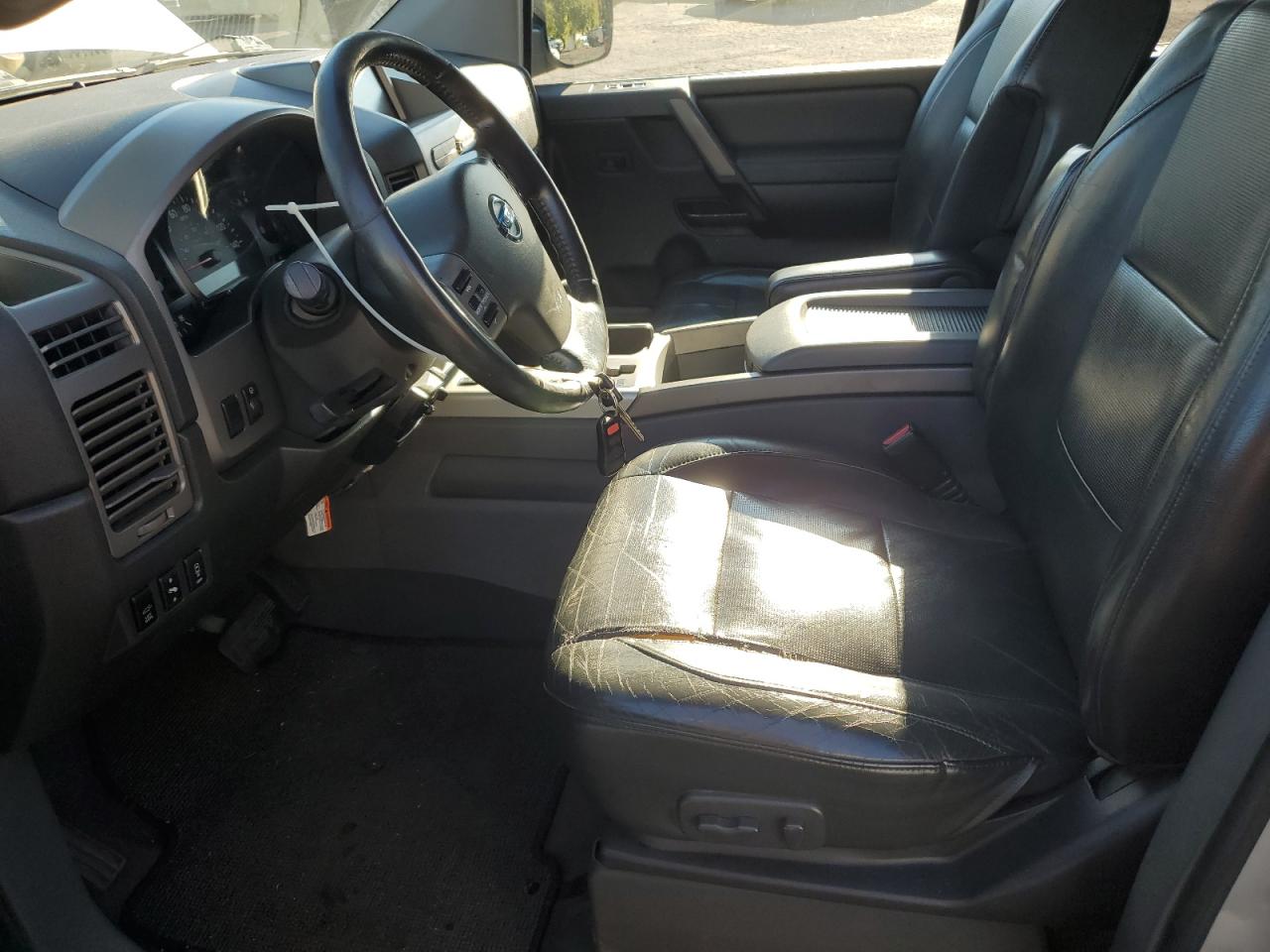 2005 Nissan Armada Se VIN: 5N1AA08B35N725833 Lot: 86499745