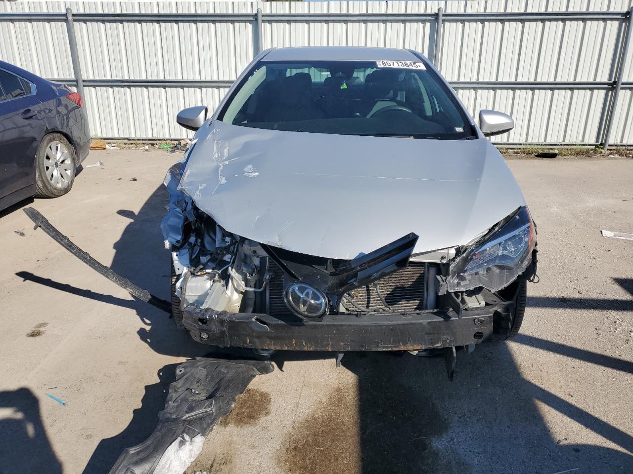 2018 Toyota Corolla L VIN: 5YFBURHE5JP833060 Lot: 85713845