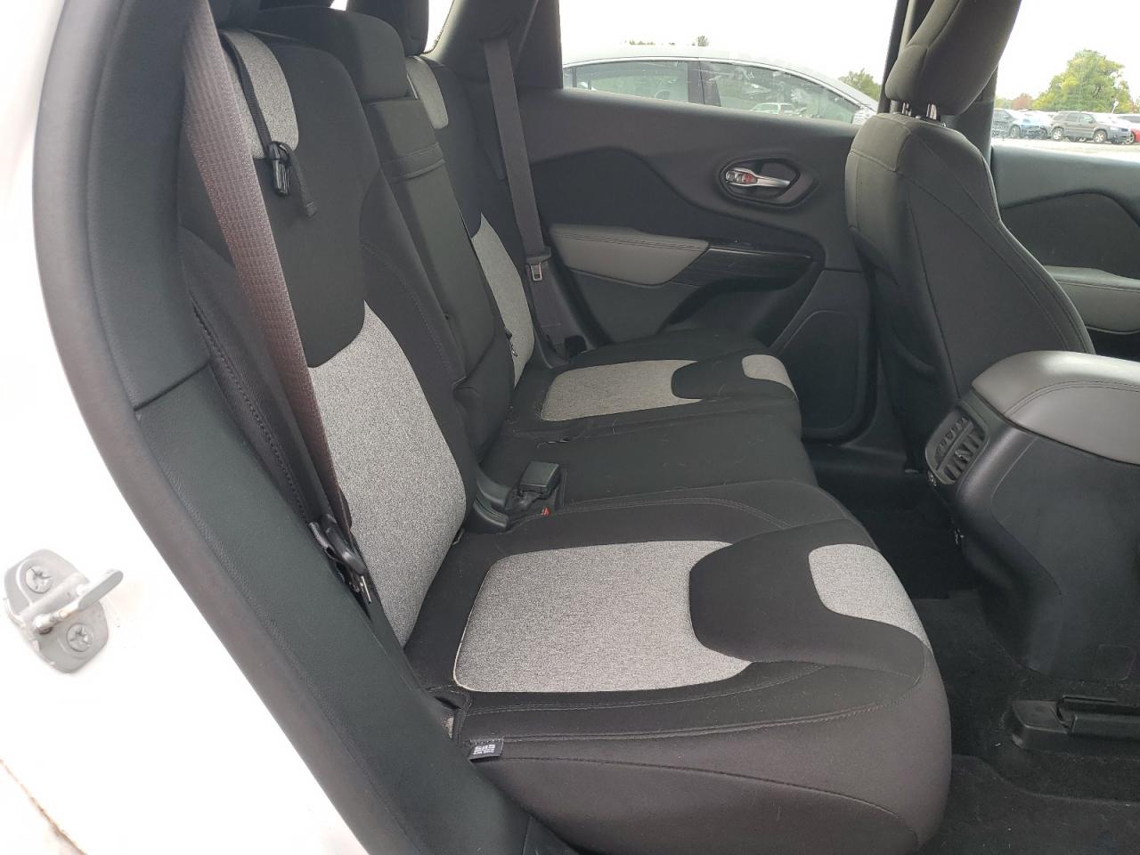 2014 Jeep Cherokee Latitude VIN: 1C4PJMCS4EW285841 Lot: 86160265