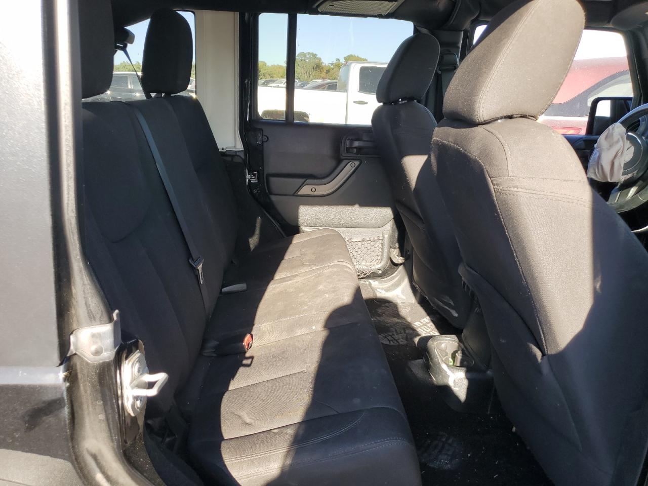 2018 Jeep Wrangler Unlimited Sport VIN: 1C4BJWDGXJL820411 Lot: 85913825