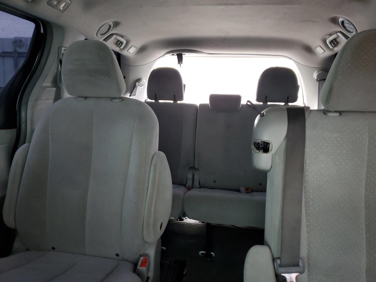 2011 Toyota Sienna Le VIN: 5TDKK3DC5BS006336 Lot: 81516555