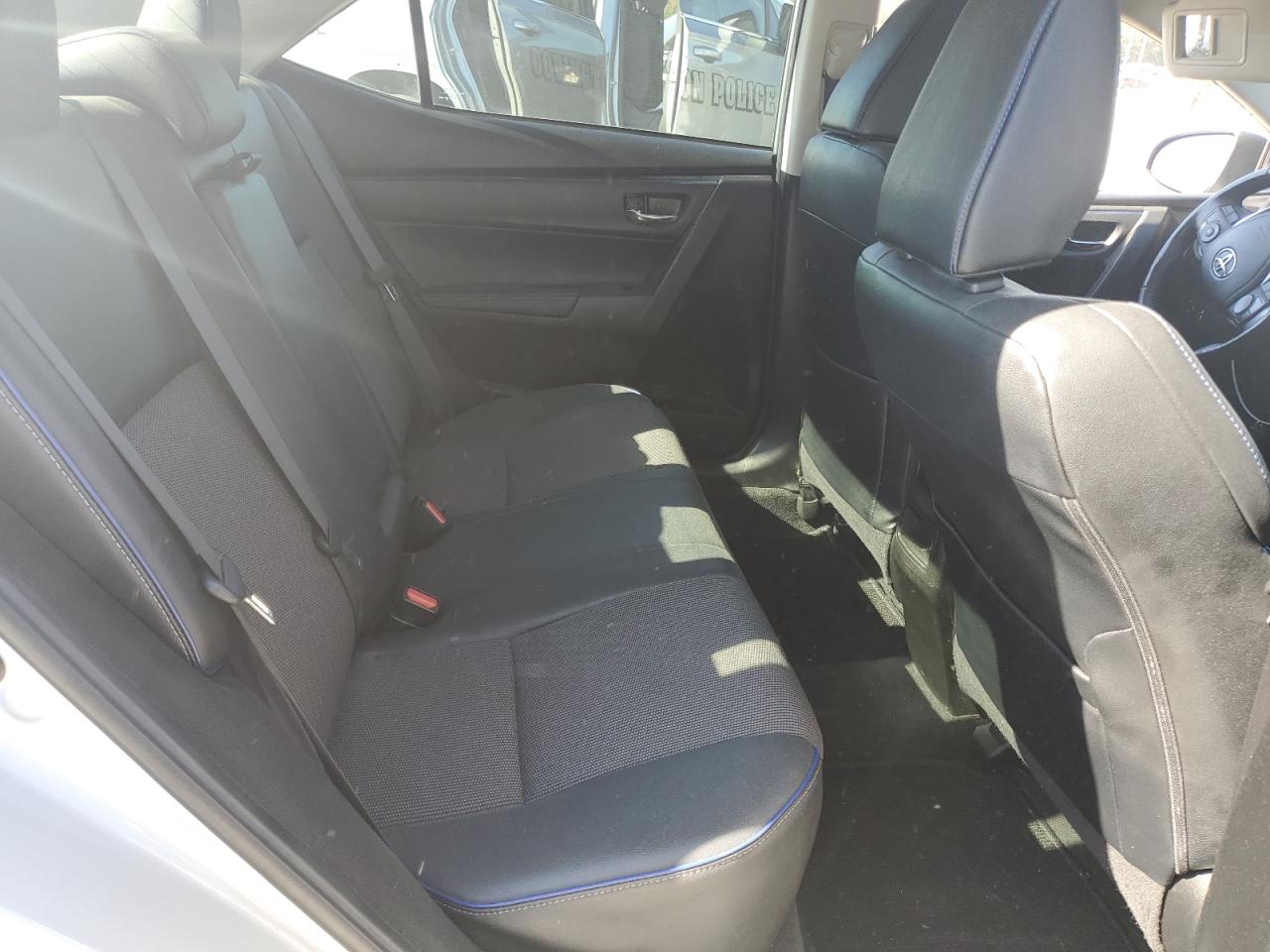 2018 Toyota Corolla L VIN: 5YFBURHE4JP760604 Lot: 85133075