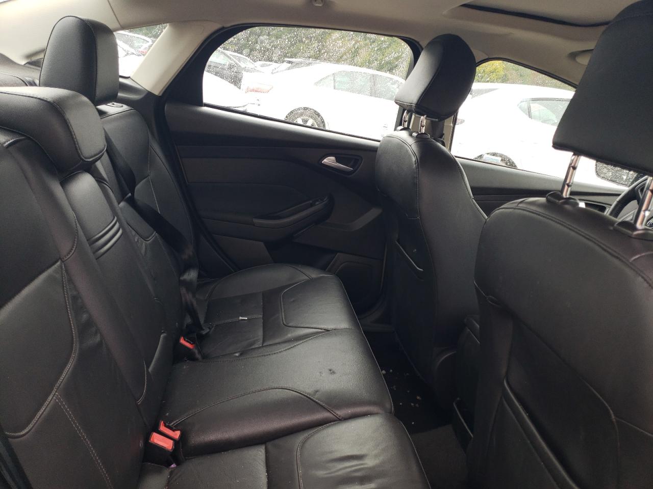 2016 Ford Focus Se VIN: 1FADP3F27GL261924 Lot: 85901445