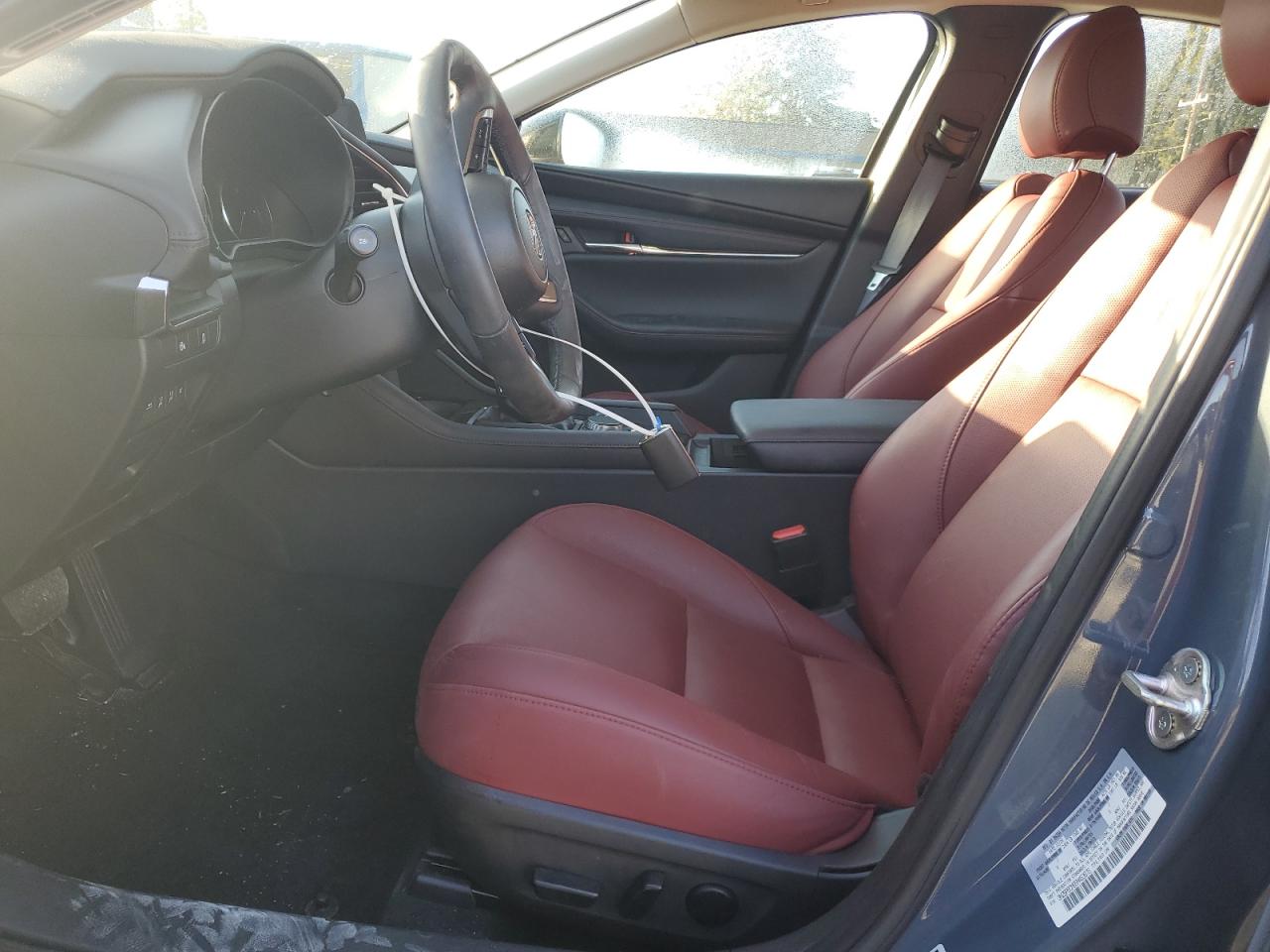 2025 Mazda 3 Preferred VIN: 3MZBPBCM9SM463976 Lot: 82009885