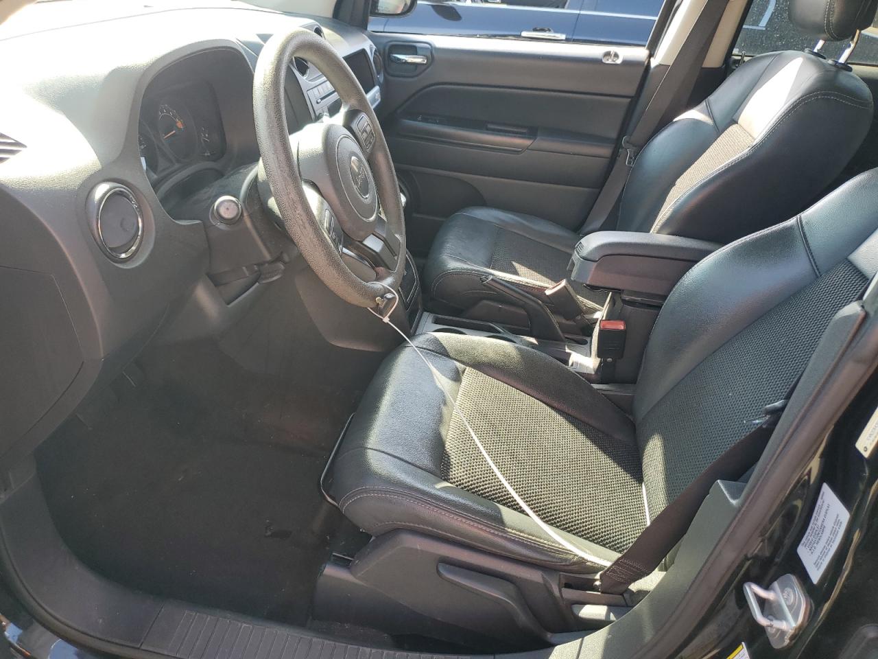 2015 Jeep Compass Sport VIN: 1C4NJCBA3FD328332 Lot: 85305095