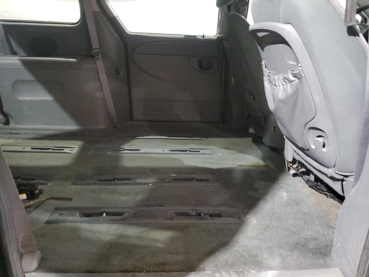 2006 Chrysler Town & Country VIN: 1A4GP45RX6B757858 Lot: 81445305