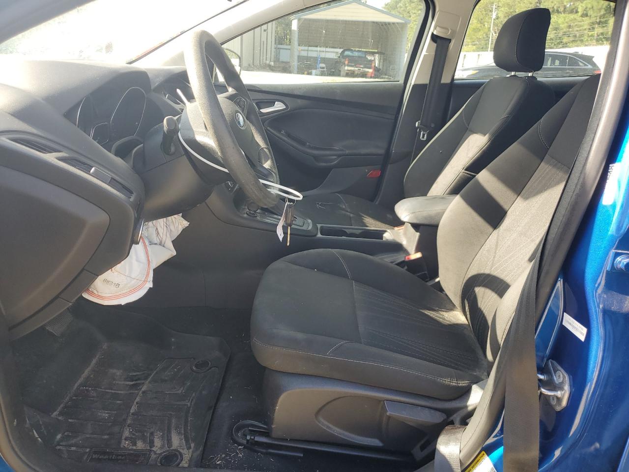 2018 Ford Focus Se VIN: 1FADP3F26JL327953 Lot: 84522605