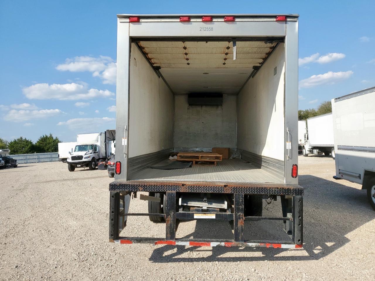 2019 International 4000 4300 - Box Truck VIN: 3HAMMMMLXKL009789 Lot: 85119565
