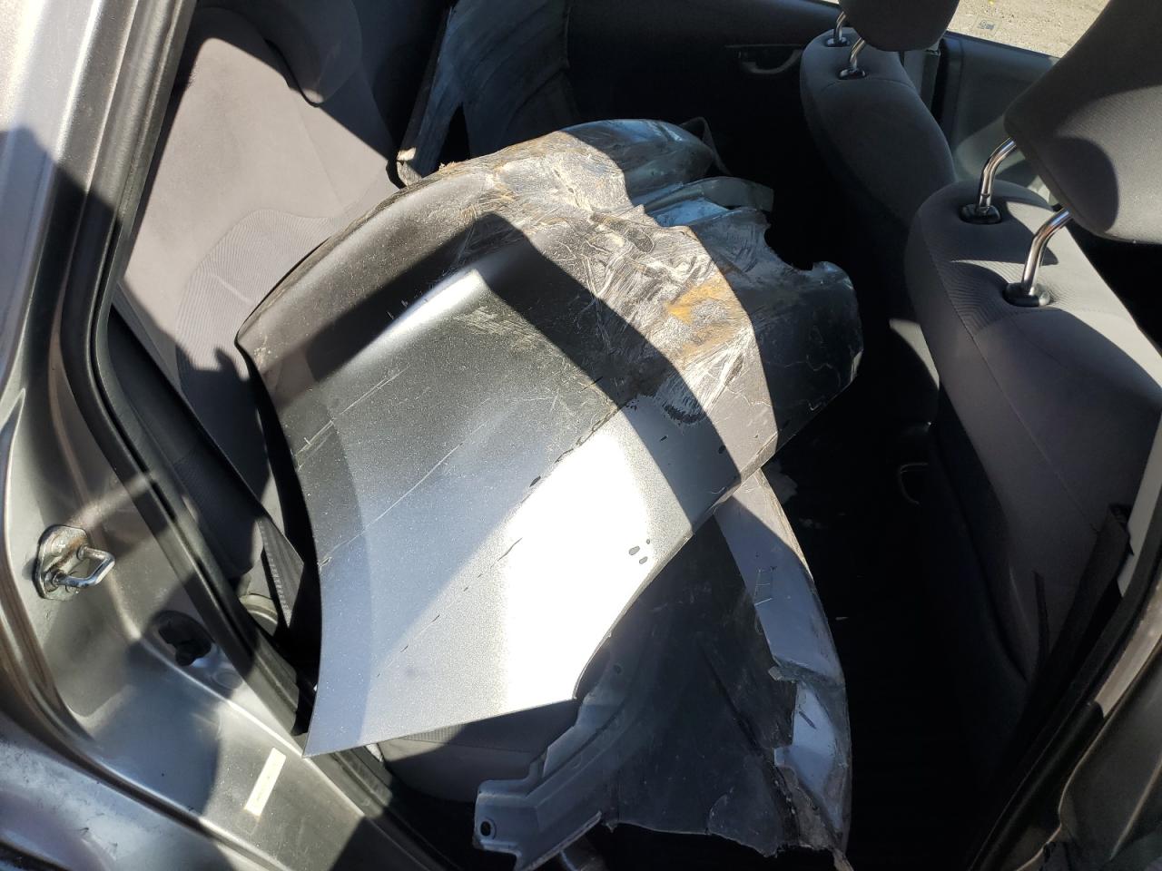 2010 Honda Fit VIN: JHMGE8G20AC024299 Lot: 82595895