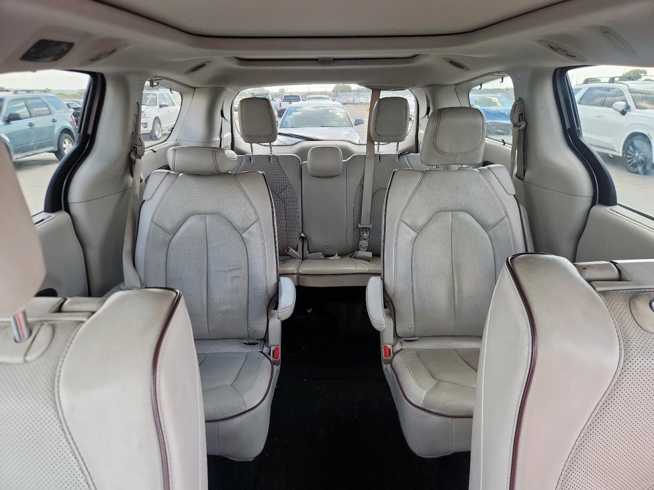 2017 Chrysler Pacifica Limited VIN: 2C4RC1GG1HR633390 Lot: 84480535